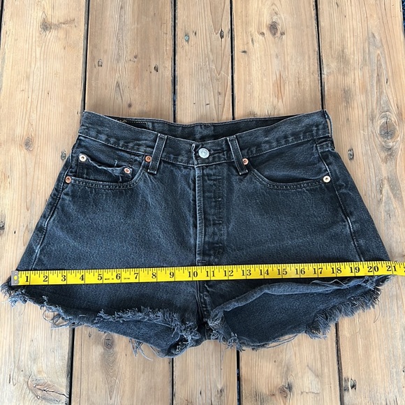 Vintage Black Levi’s 501 Cut Off Shorts size 30 - Picture 7 of 8